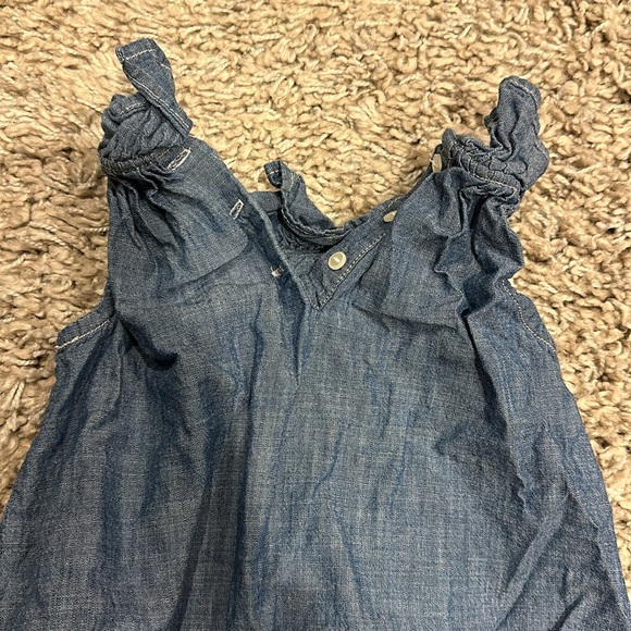 Ralph Lauren ruffle neck sleeveless, snap bottom romper -6m - Picture 3 of 5